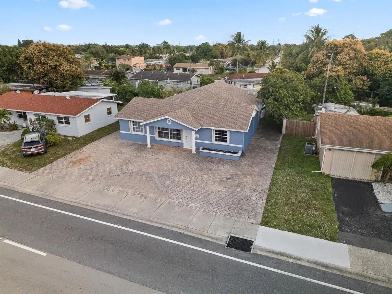 5772 N Haverhill Road N, West Palm Beach FL 33407 photo 2