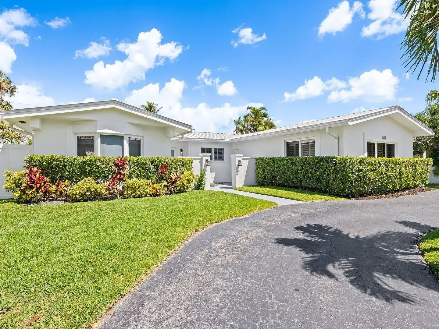 2011 NE 60th Street, Fort Lauderdale FL 33308