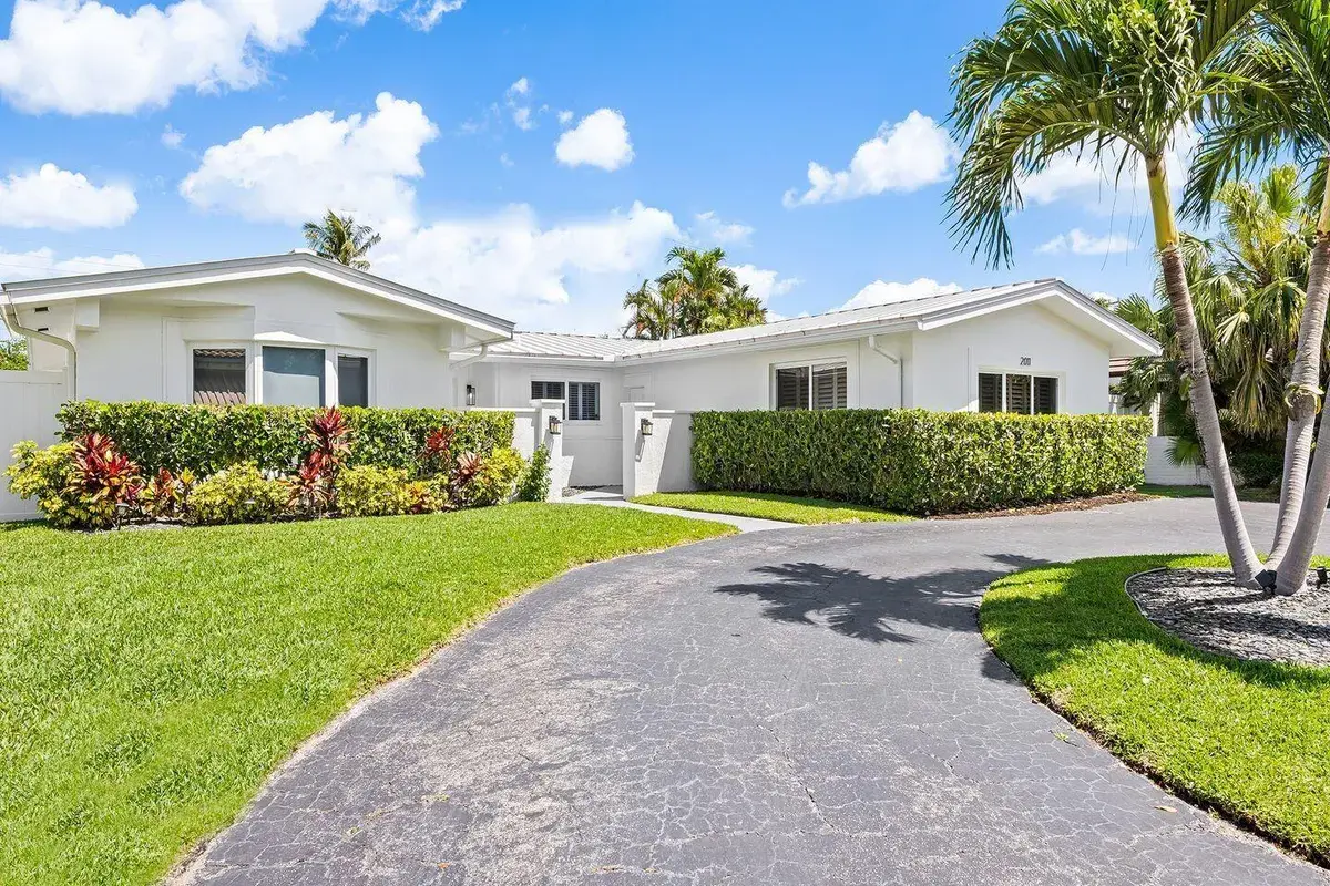 2011 NE 60th Street, Fort Lauderdale FL 33308