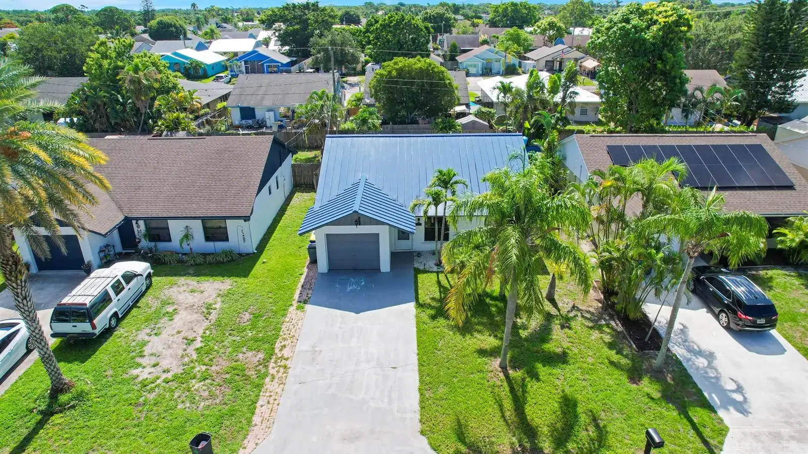 5929 SE Collins Avenue, Stuart FL 34997 photo 4