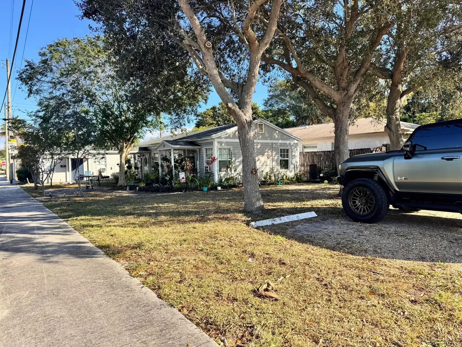 717 8th Avenue N, FL 33460 photo 3
