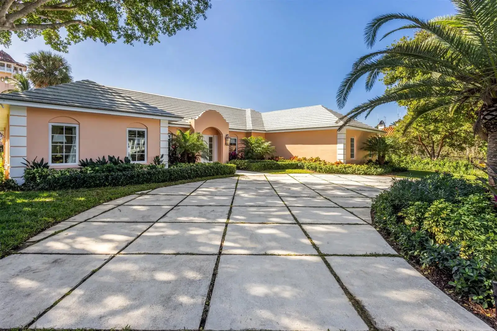 124 Woodbridge Road, Palm Beach FL 33480 photo 5