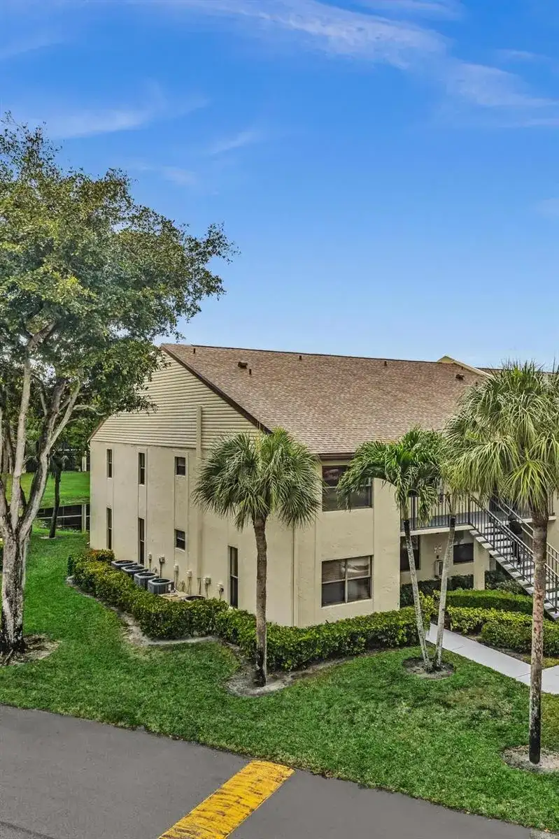 3529 Englewood Drive # 321, Lake Worth FL 33467 photo 2