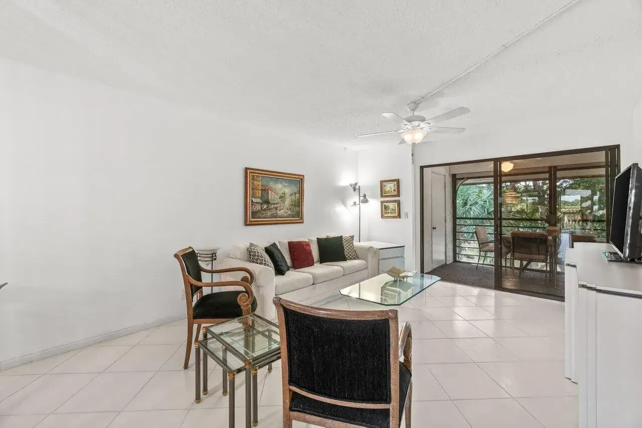 5380 Cedar Lake Drive # 303, Boynton Beach FL 33437