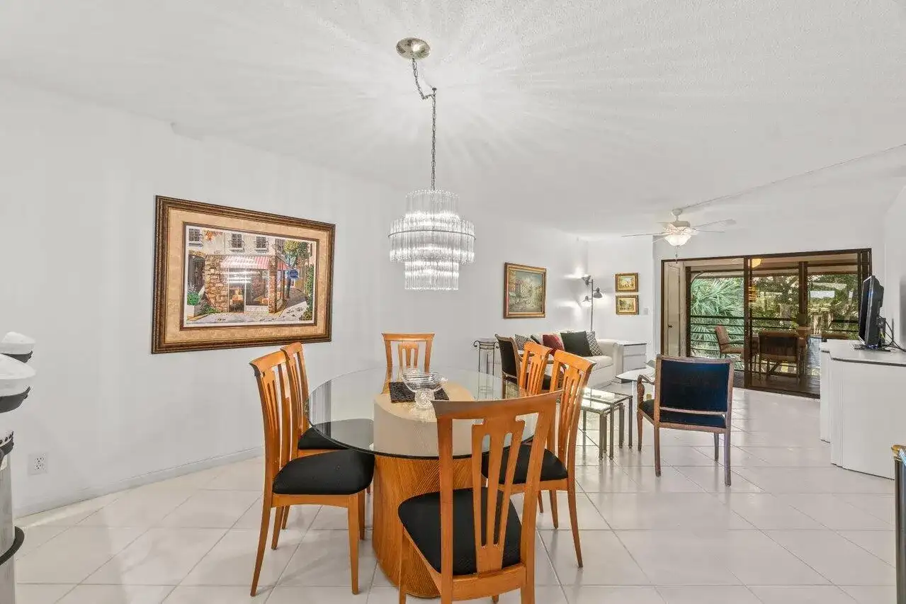 5380 Cedar Lake Drive # 303, Boynton Beach FL 33437 photo 2