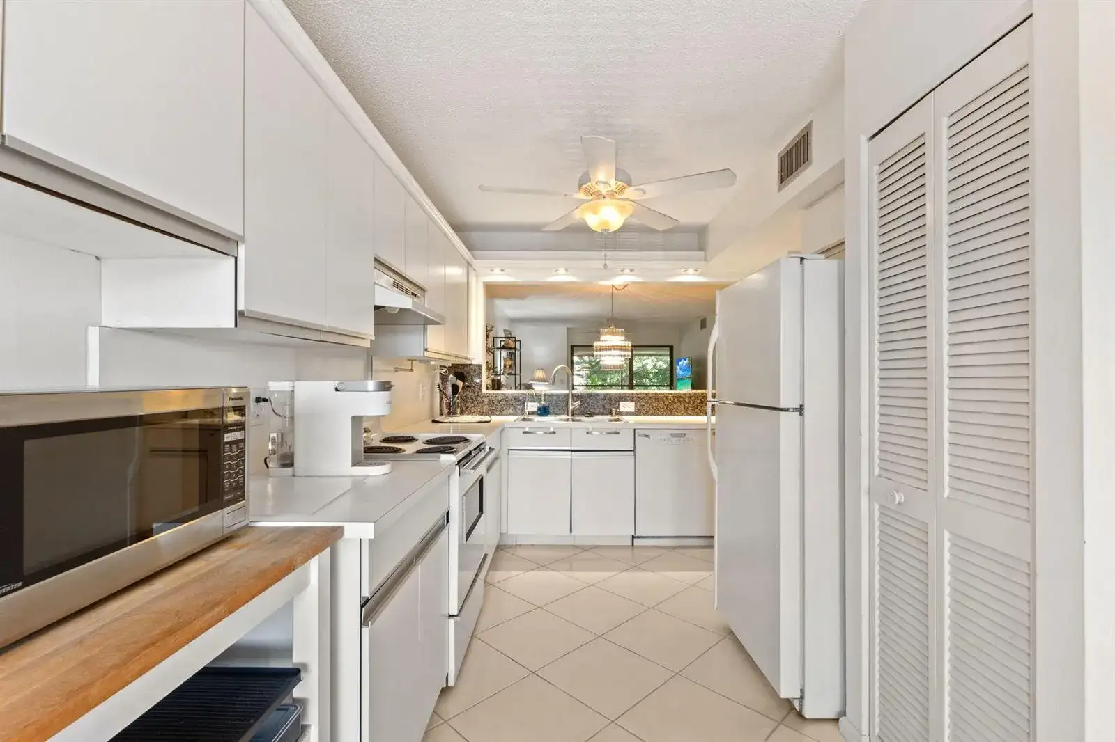 5380 Cedar Lake Drive # 303, Boynton Beach FL 33437 photo 4