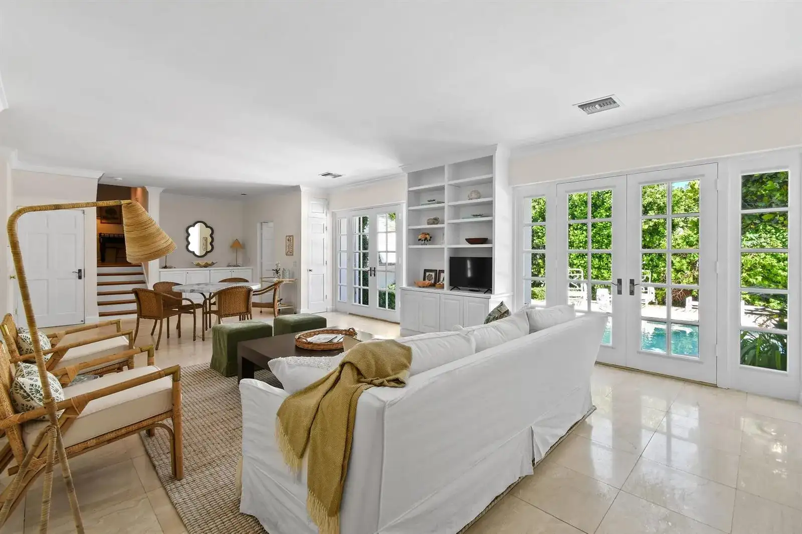 117 Via Vizcaya, Palm Beach FL 33480 photo 3