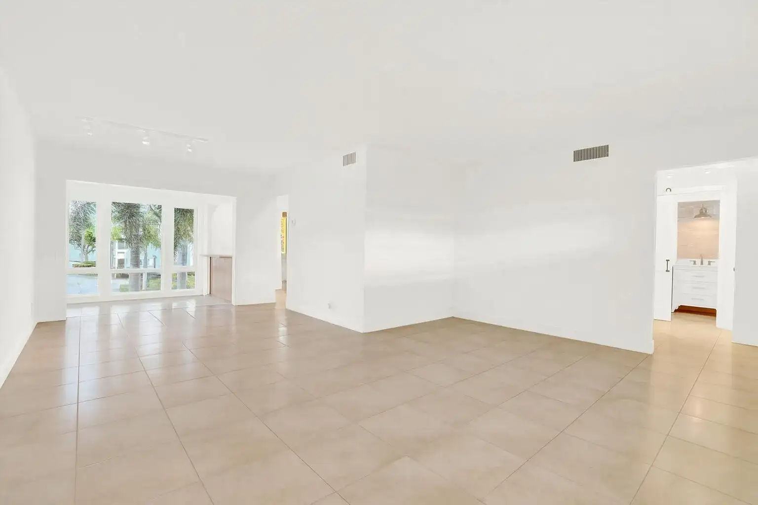 32 Colonial Club Drive # 203, Boynton Beach FL 33435 photo 3