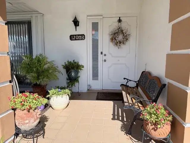 1206 S Lakes End Drive # D, Fort Pierce FL 34982 photo 2
