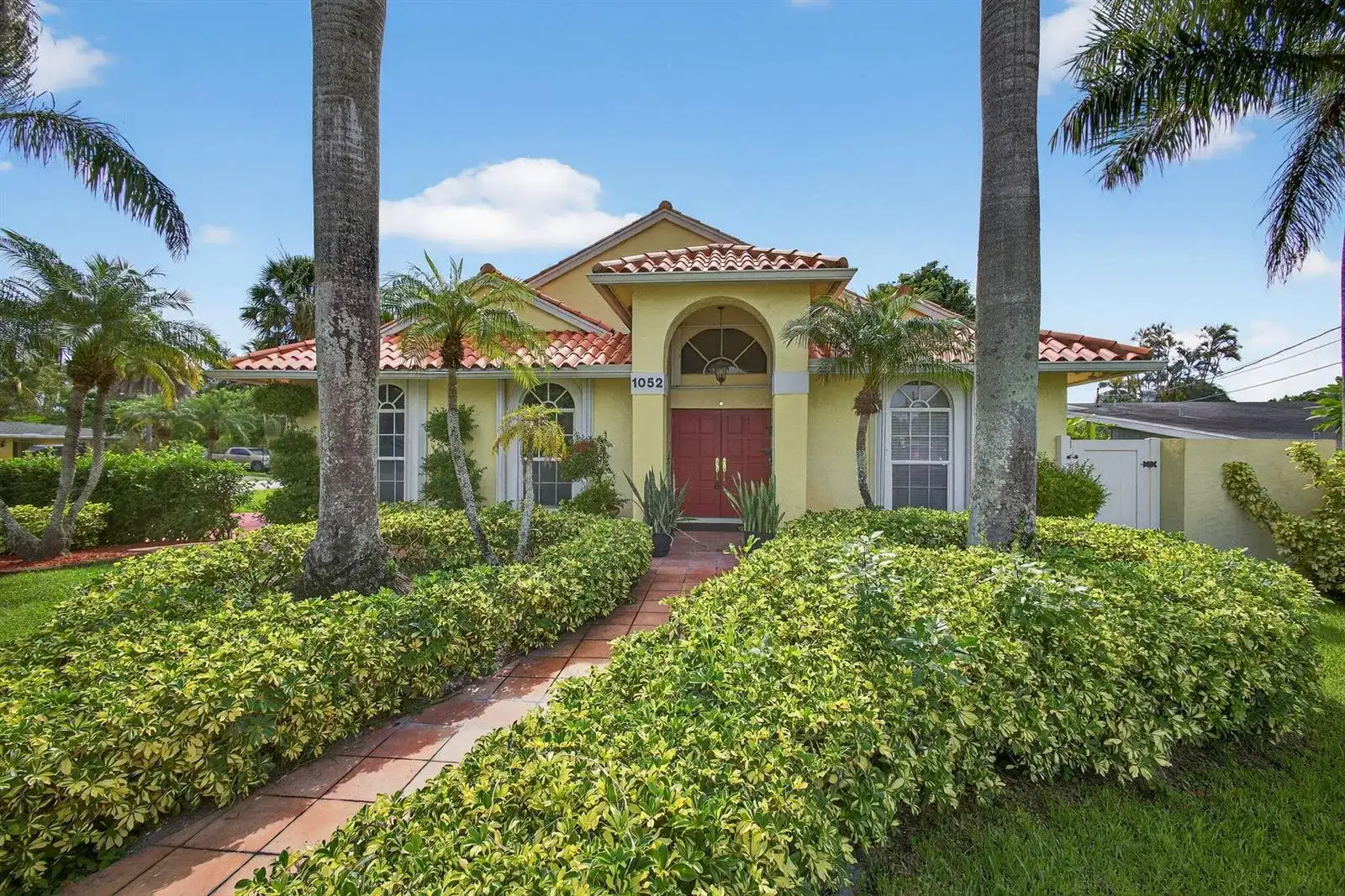 1052 W Shore Drive, West Palm Beach FL 33406 photo 2