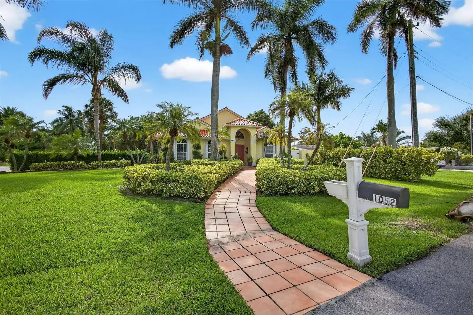 1052 W Shore Drive, West Palm Beach FL 33406 photo 4