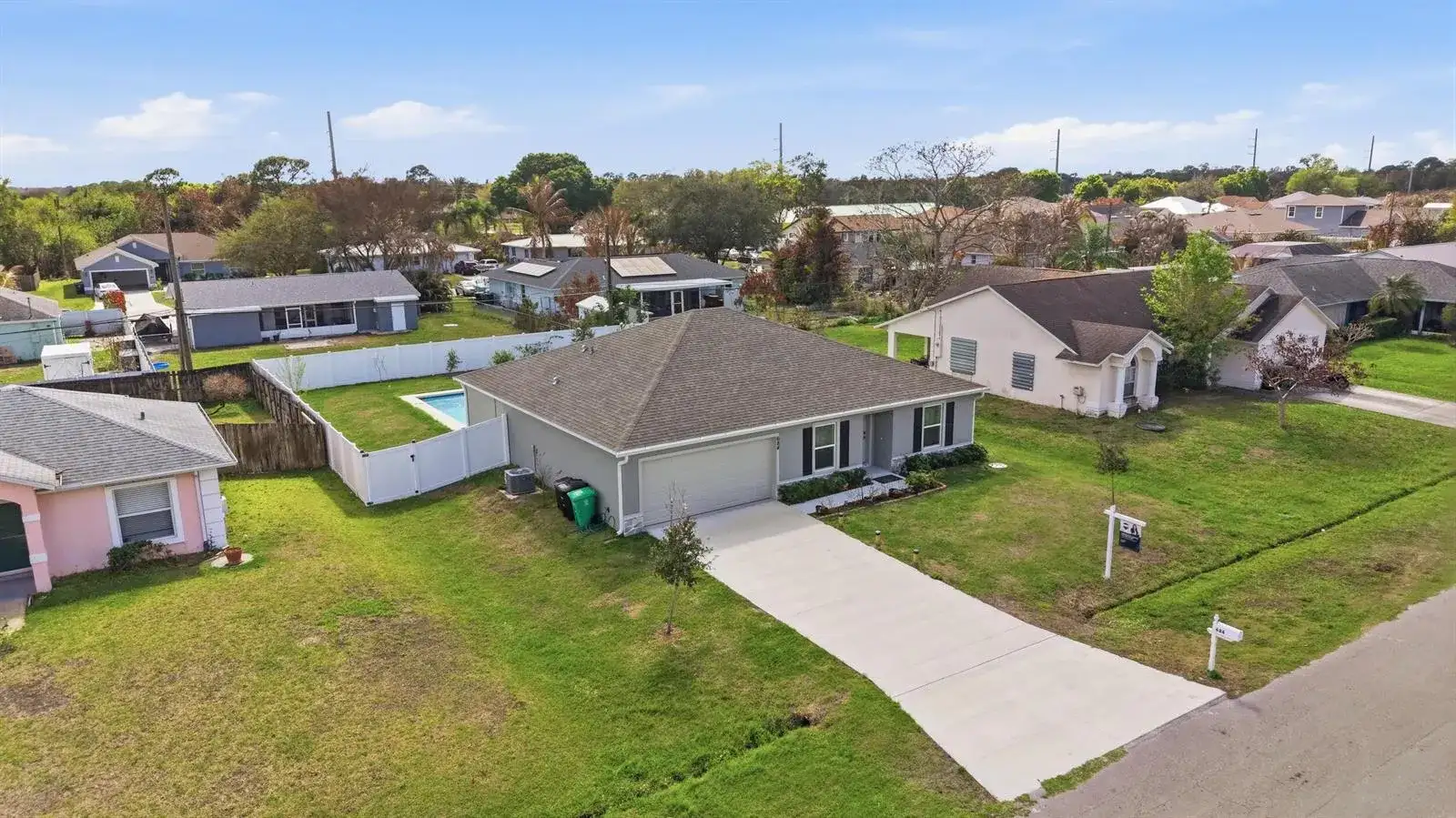 684 SE Crescent Avenue, Port St. Lucie FL 34984 photo 3
