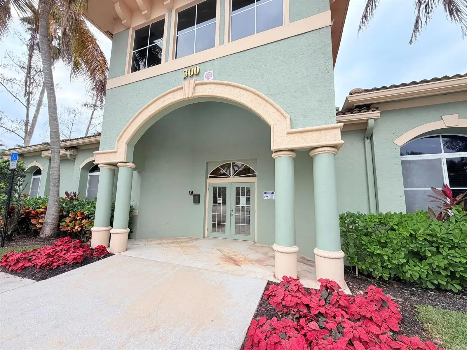 330 Crestwood Circle N # 202, Royal Palm Beach FL 33411