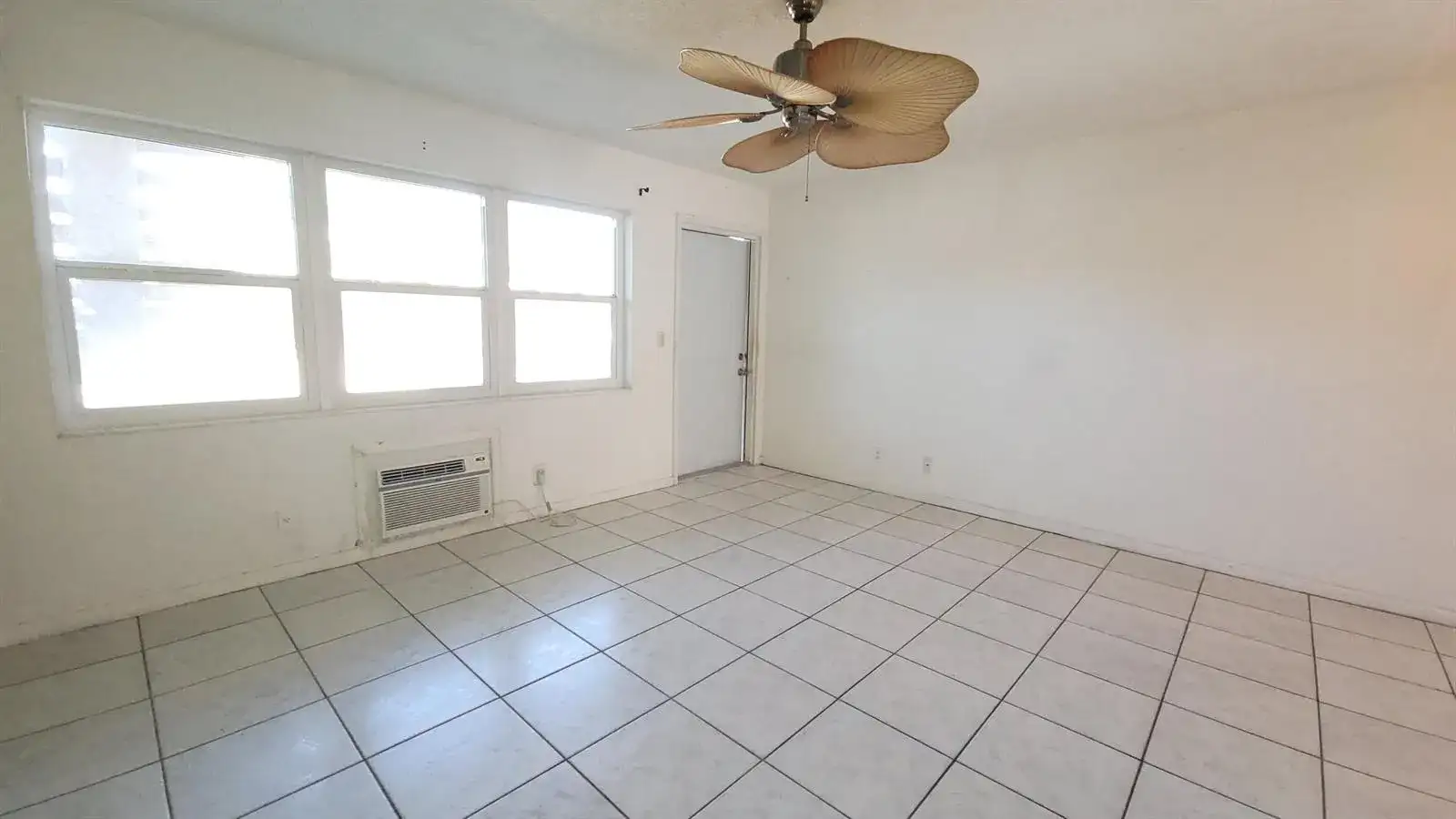 23 Kingswood B, West Palm Beach FL 33417 photo 3