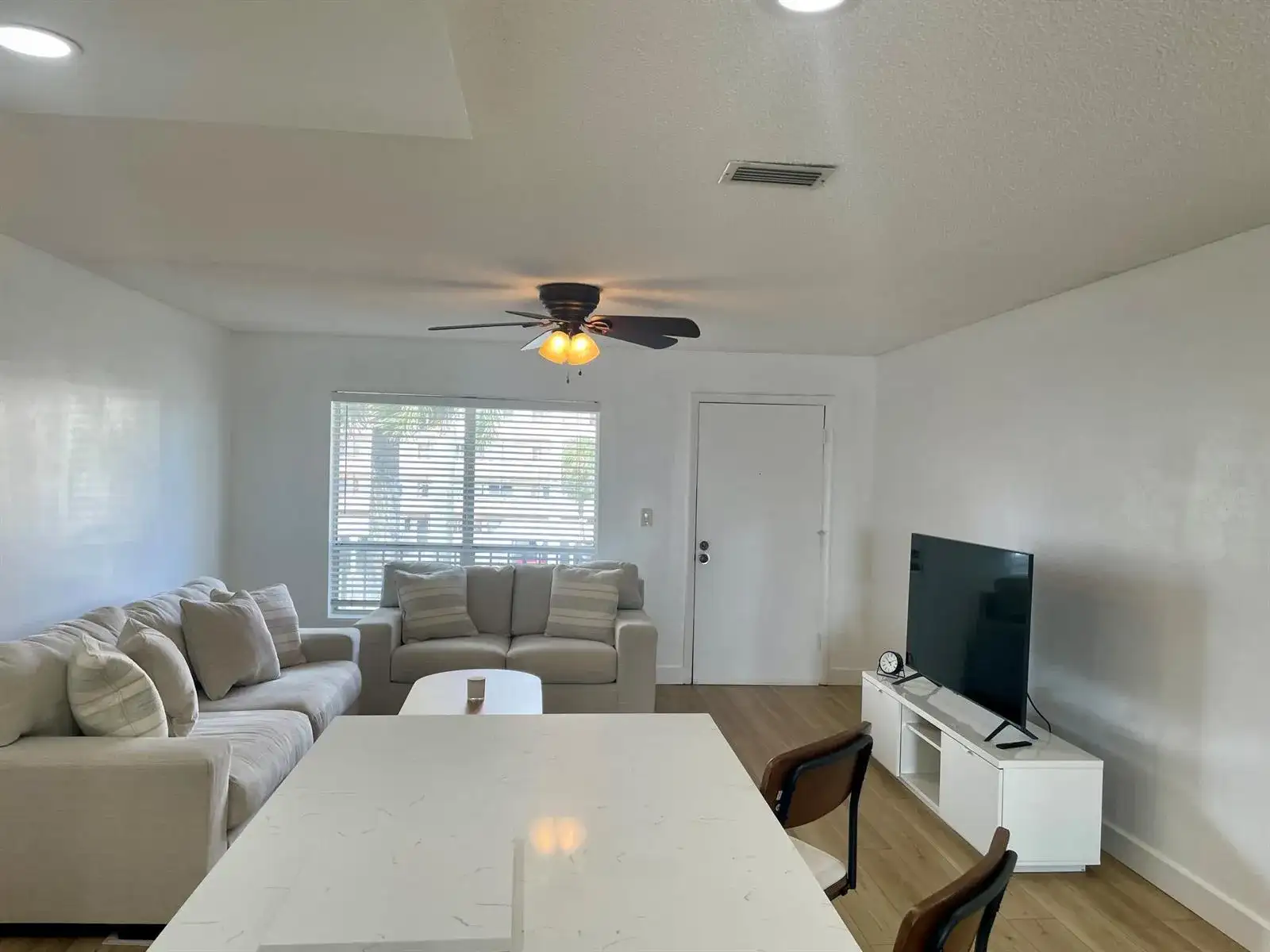 1100 Crystal Lake Drive # 207, Deerfield Beach FL 33064 photo 4