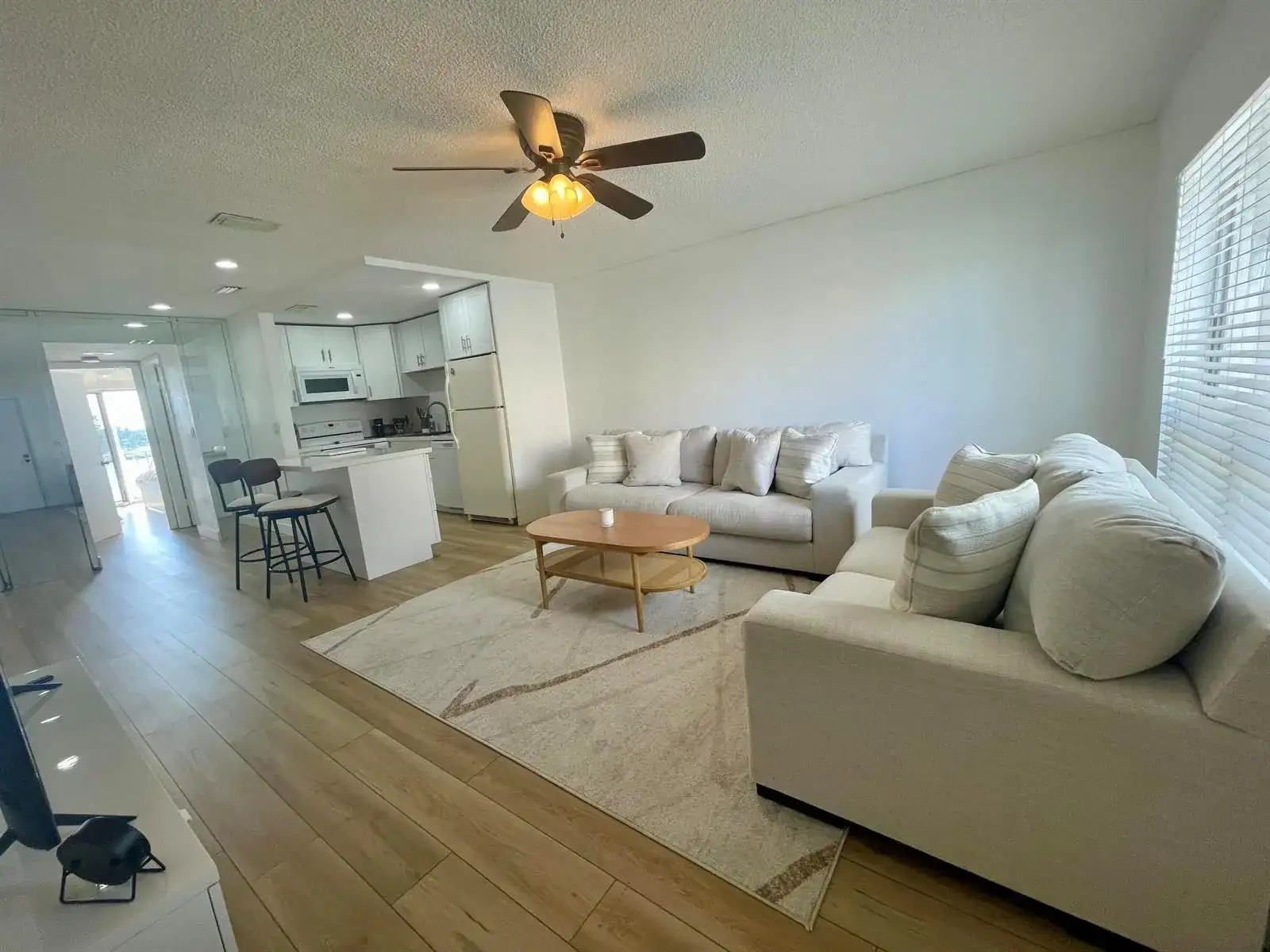 1100 Crystal Lake Drive # 207, Deerfield Beach FL 33064 photo 5