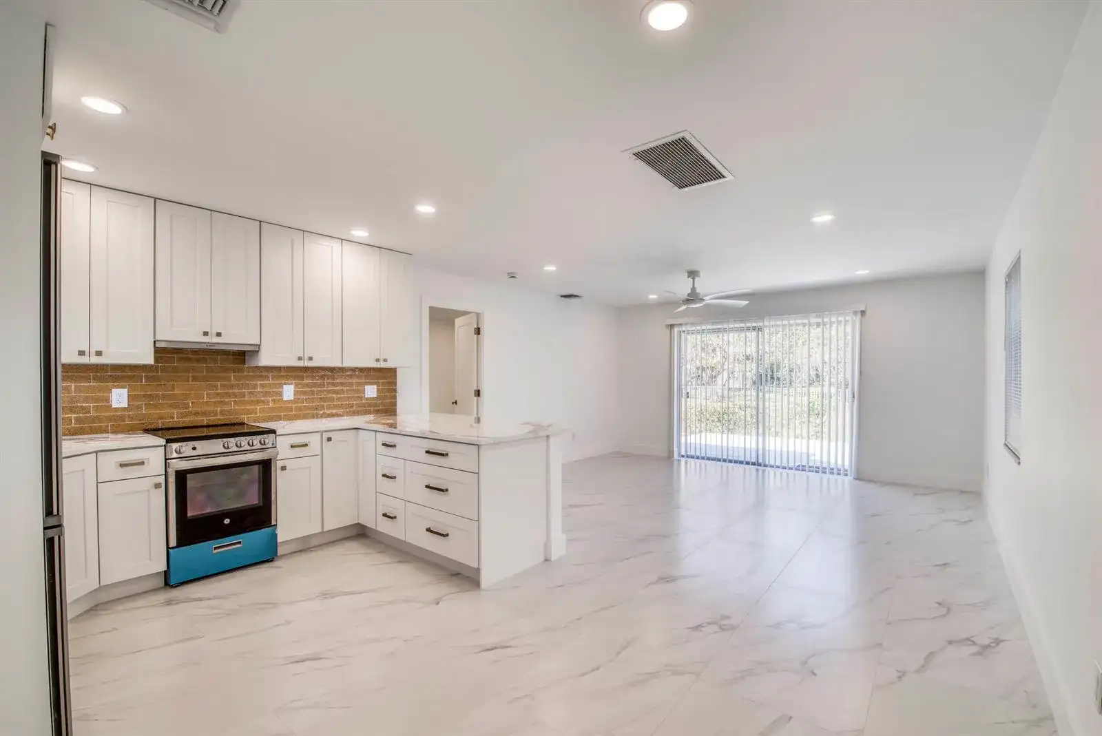 10084 Meridian Way N # 4, Palm Beach Gardens FL 33410 photo 2