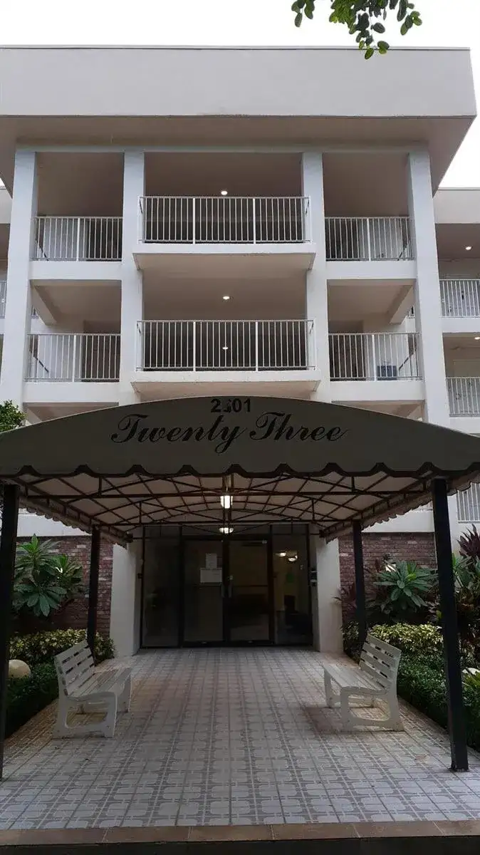 2601 S Course Drive # 203, Pompano Beach FL 33069 photo 2