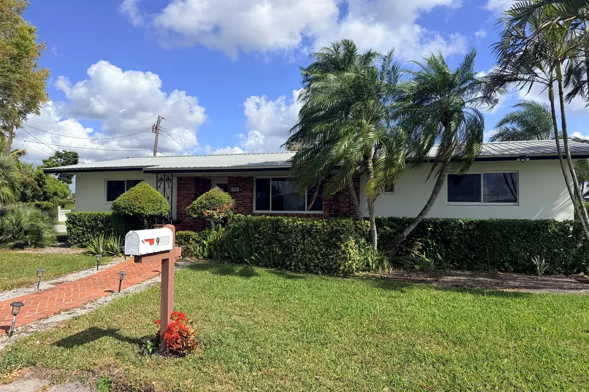 955 NW 4th St Street, Belle Glade FL 33430