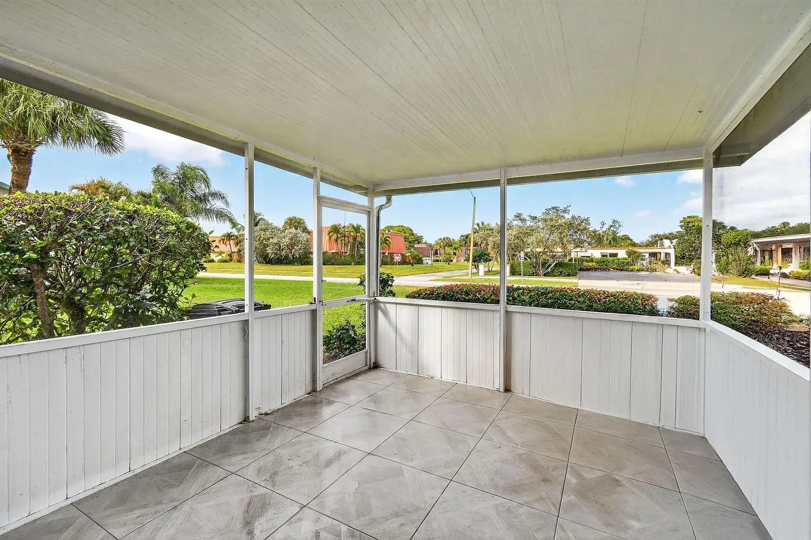 3060 Meridian Way N # 8, Palm Beach Gardens FL 33410