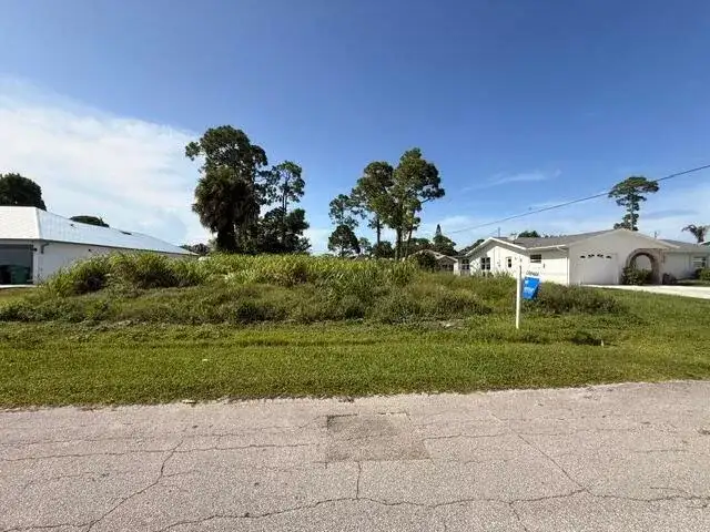 541 NW Placid Avenue, Port St. Lucie FL 34983 photo 2