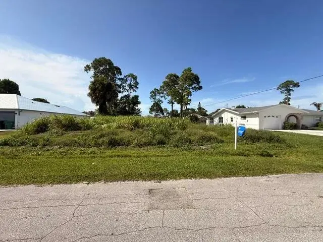 541 NW Placid Avenue, Port St. Lucie FL 34983
