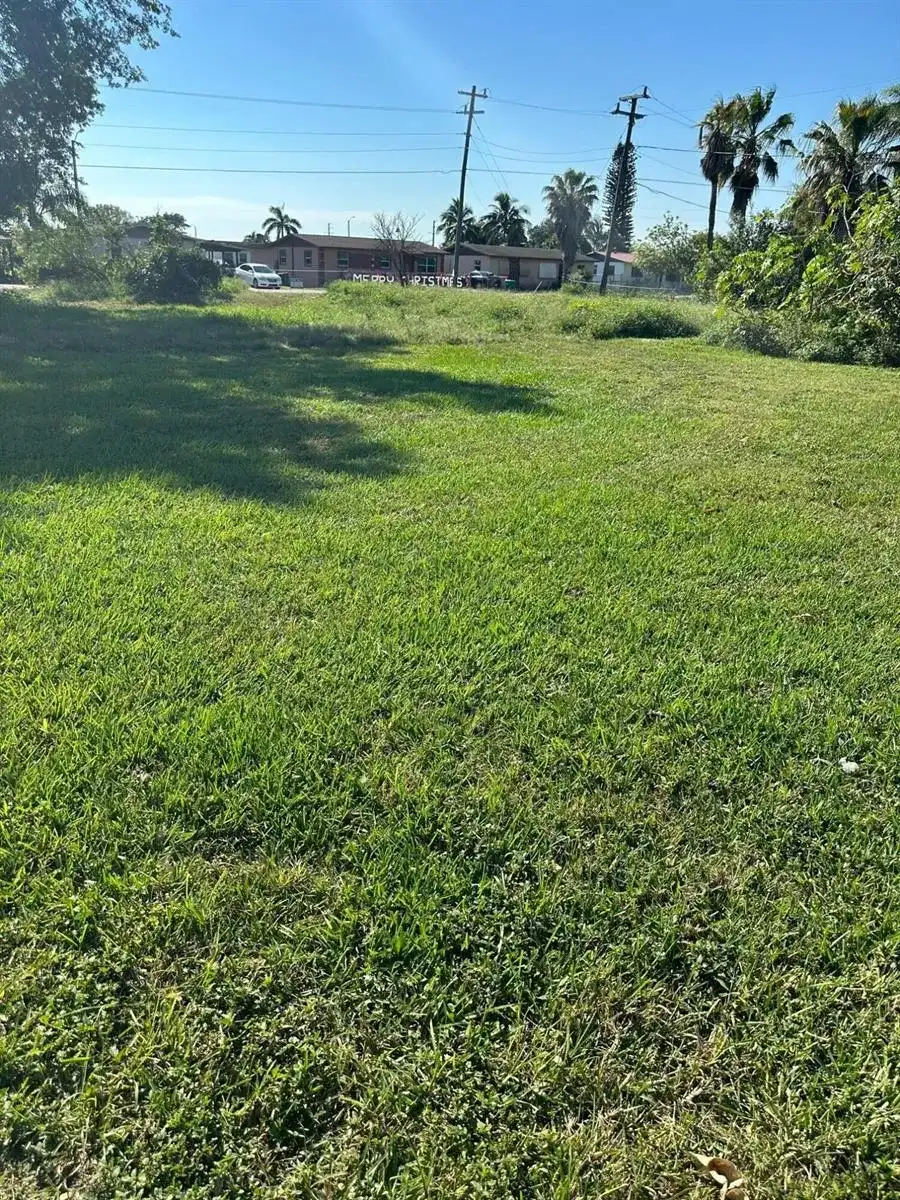 501 W Baines Terrace, Pahokee FL 33476