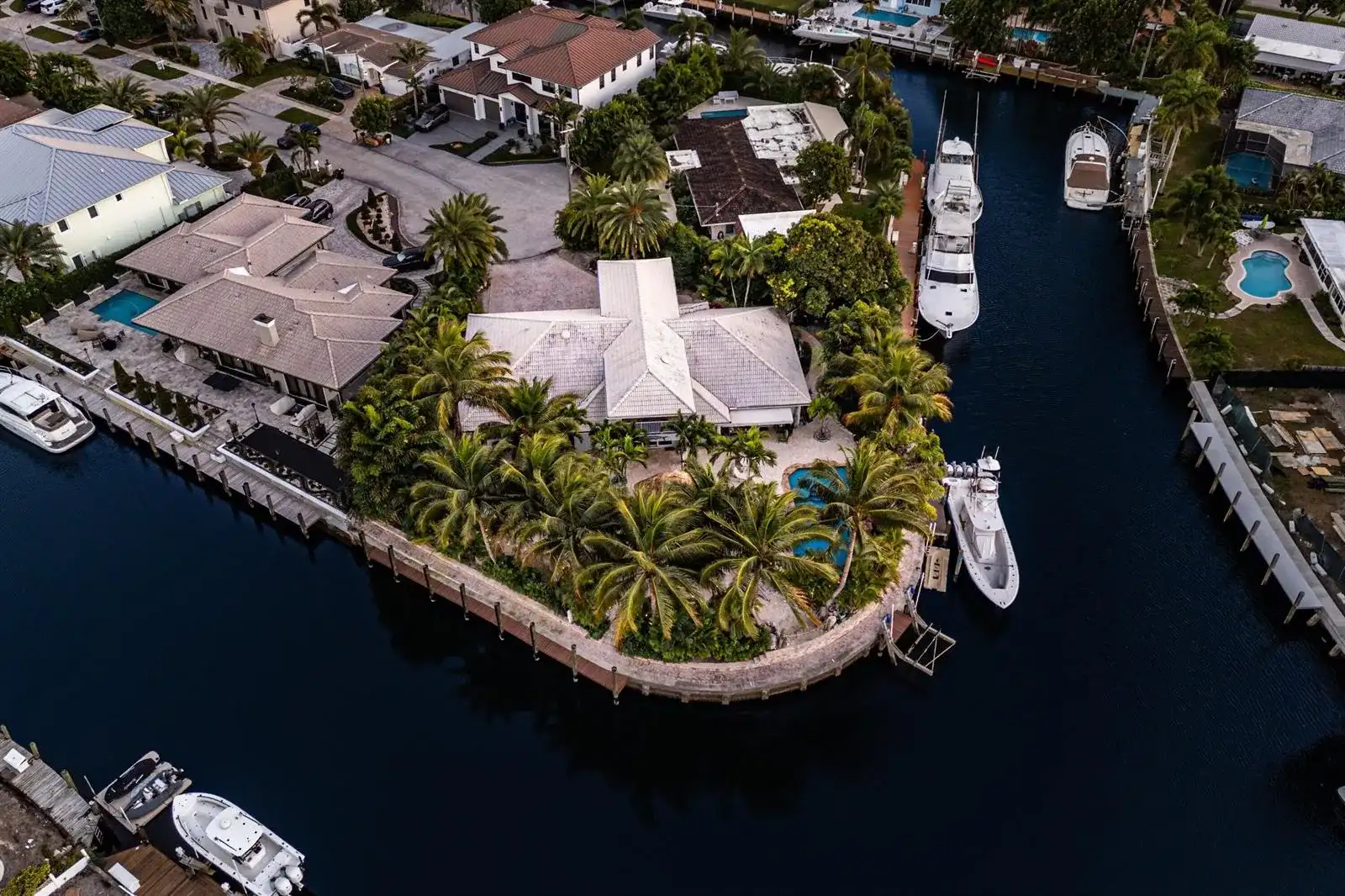2311 NE 47th Street, Lighthouse Point FL 33064