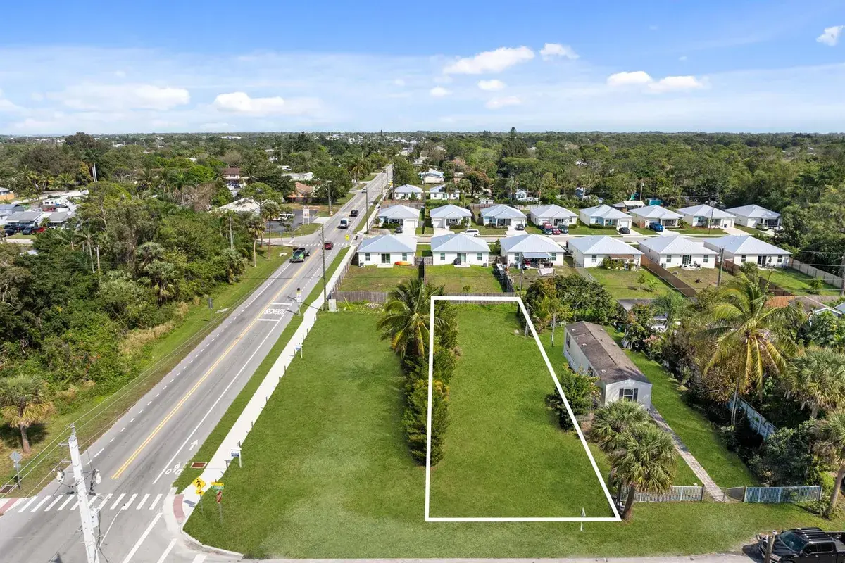 5161 SE Kingfish Avenue, Stuart FL 34997