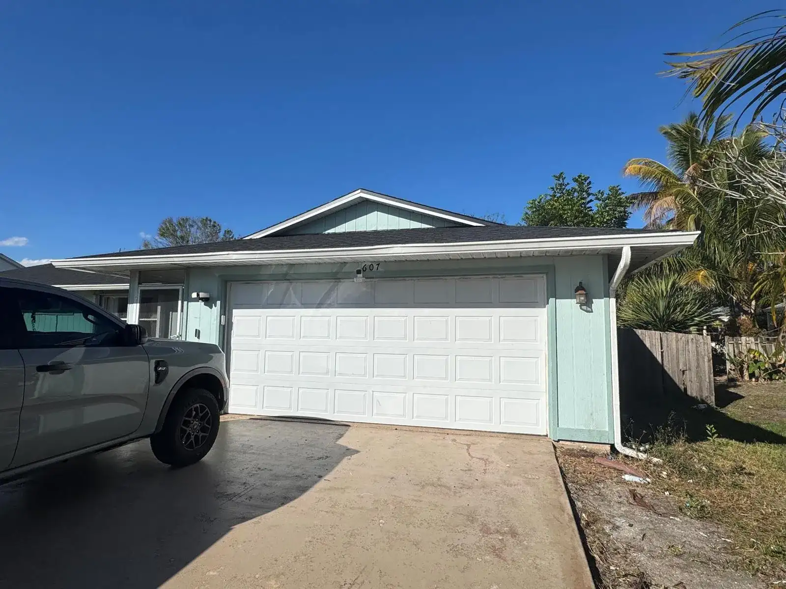 607 SE Dean Terrace, Port St. Lucie FL 34984 photo 2