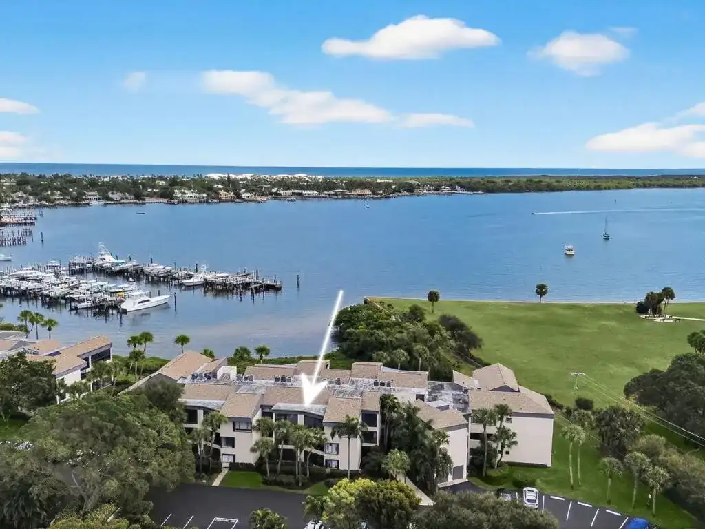 1660 Twelve Oaks Way # 303, North Palm Beach FL 33408