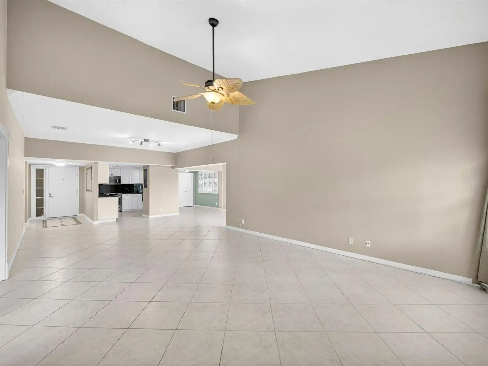 1660 Twelve Oaks Way # 303, North Palm Beach FL 33408 photo 3