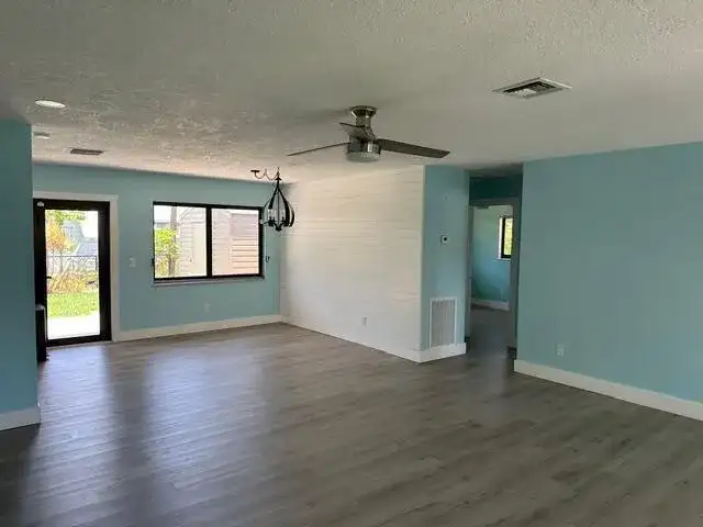 907 SE Lake Street, Stuart FL 34994 photo 3