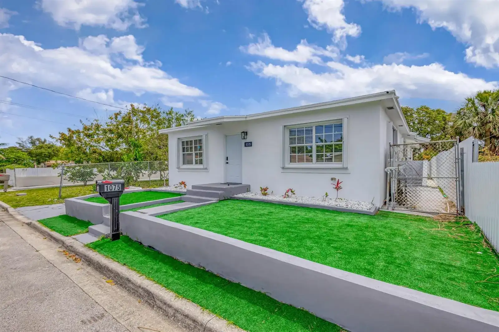 1075 W 30th Street, Riviera Beach FL 33404 photo 2