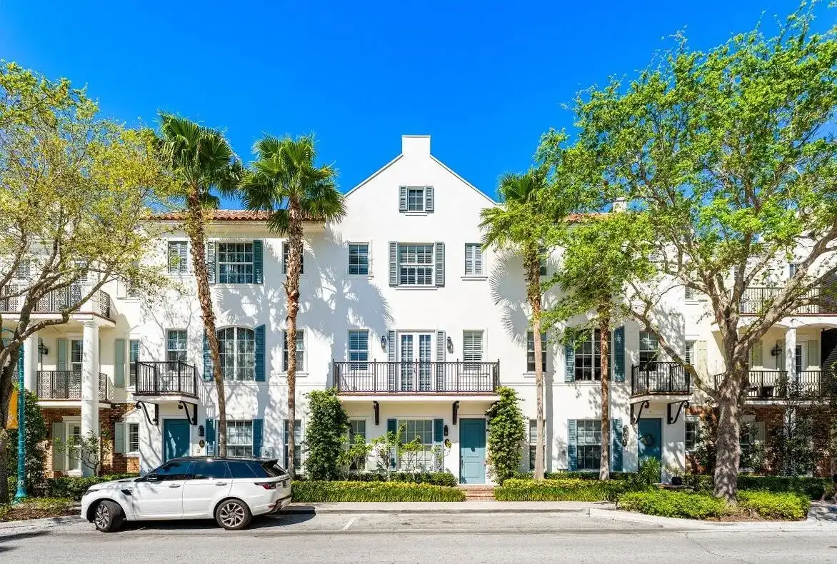 373 E Cannery Row Circle, Delray Beach FL 33444