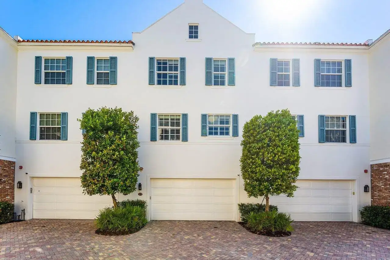 373 E Cannery Row Circle, Delray Beach FL 33444 photo 2