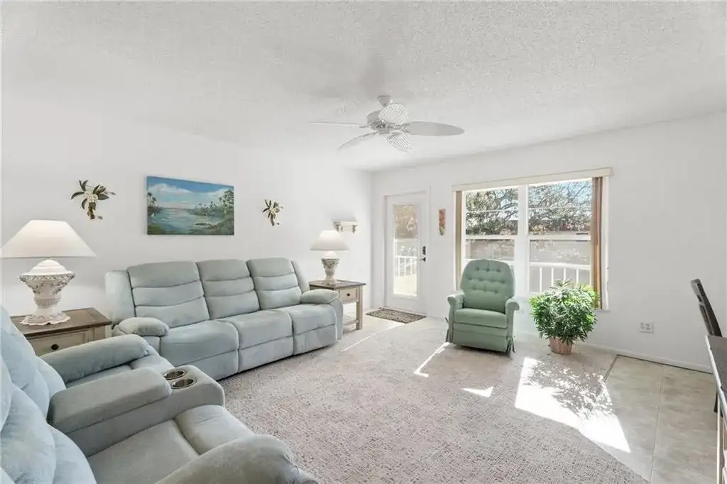 60 Woodland Drive # 202, Vero Beach FL 32962 photo 2