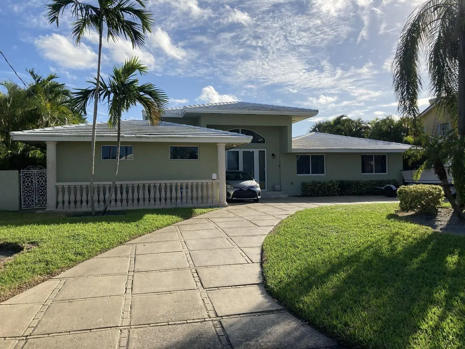 2740 NE 10th Street, Pompano Beach FL 33062
