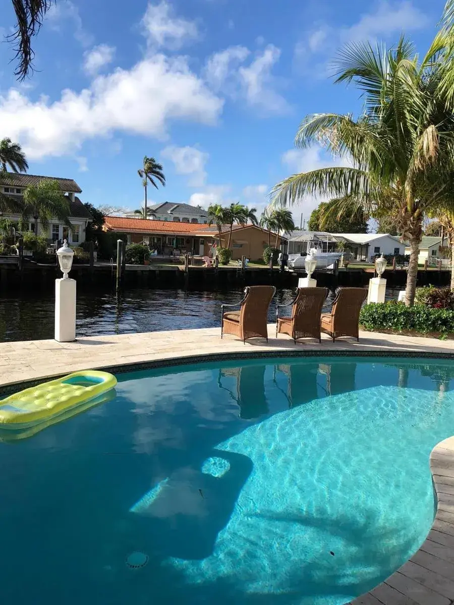 2740 NE 10th Street, Pompano Beach FL 33062