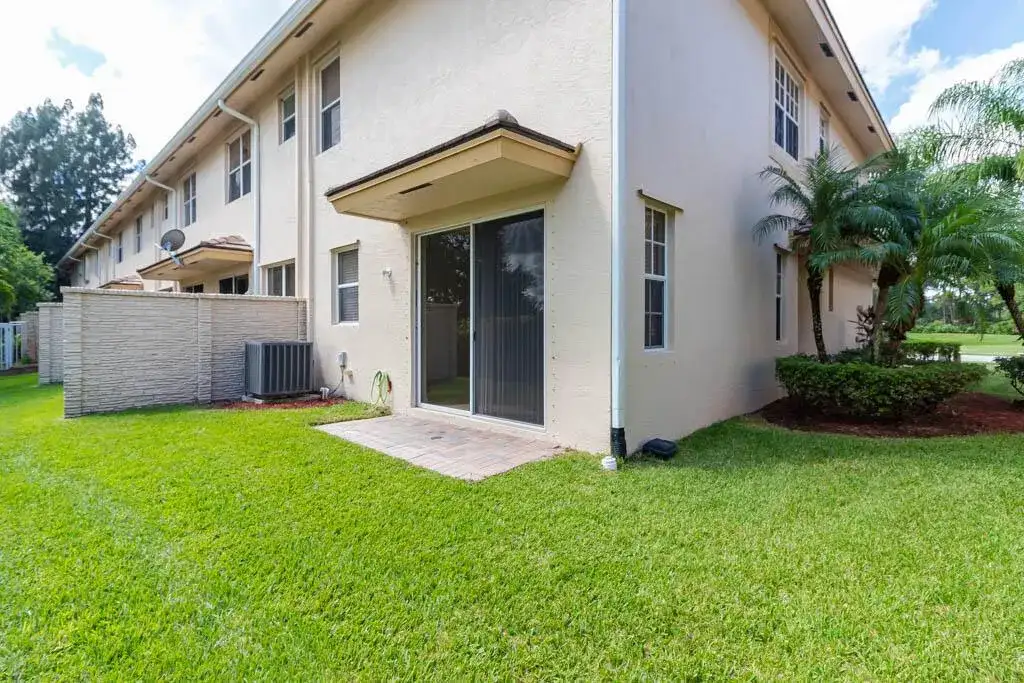 356 SE Bloxham Way, Stuart FL 34997 photo 5