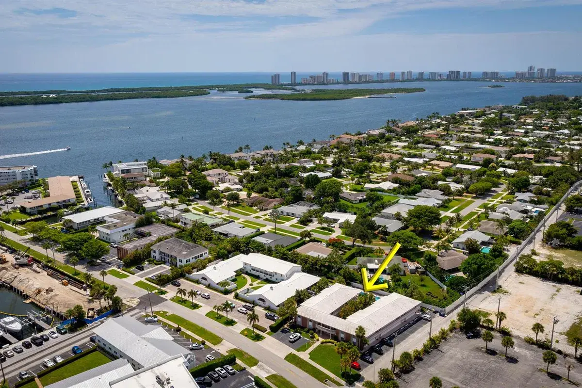 148 Yacht Club Drive # 10, North Palm Beach FL 33408