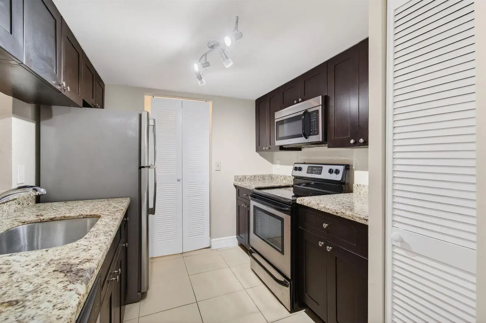 9901 Westview Drive # 324, Coral Springs FL 33076