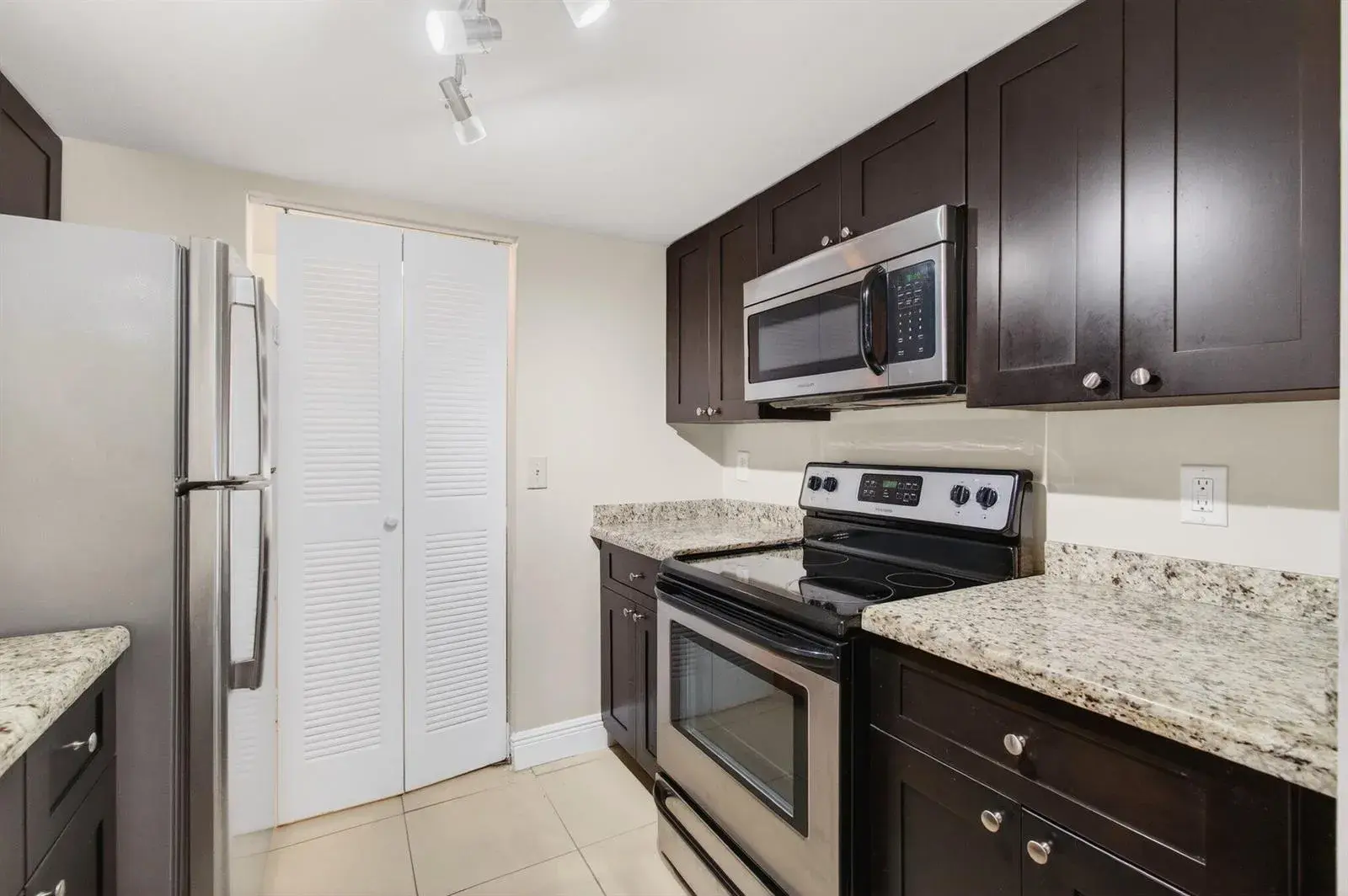 9901 Westview Drive # 324, Coral Springs FL 33076