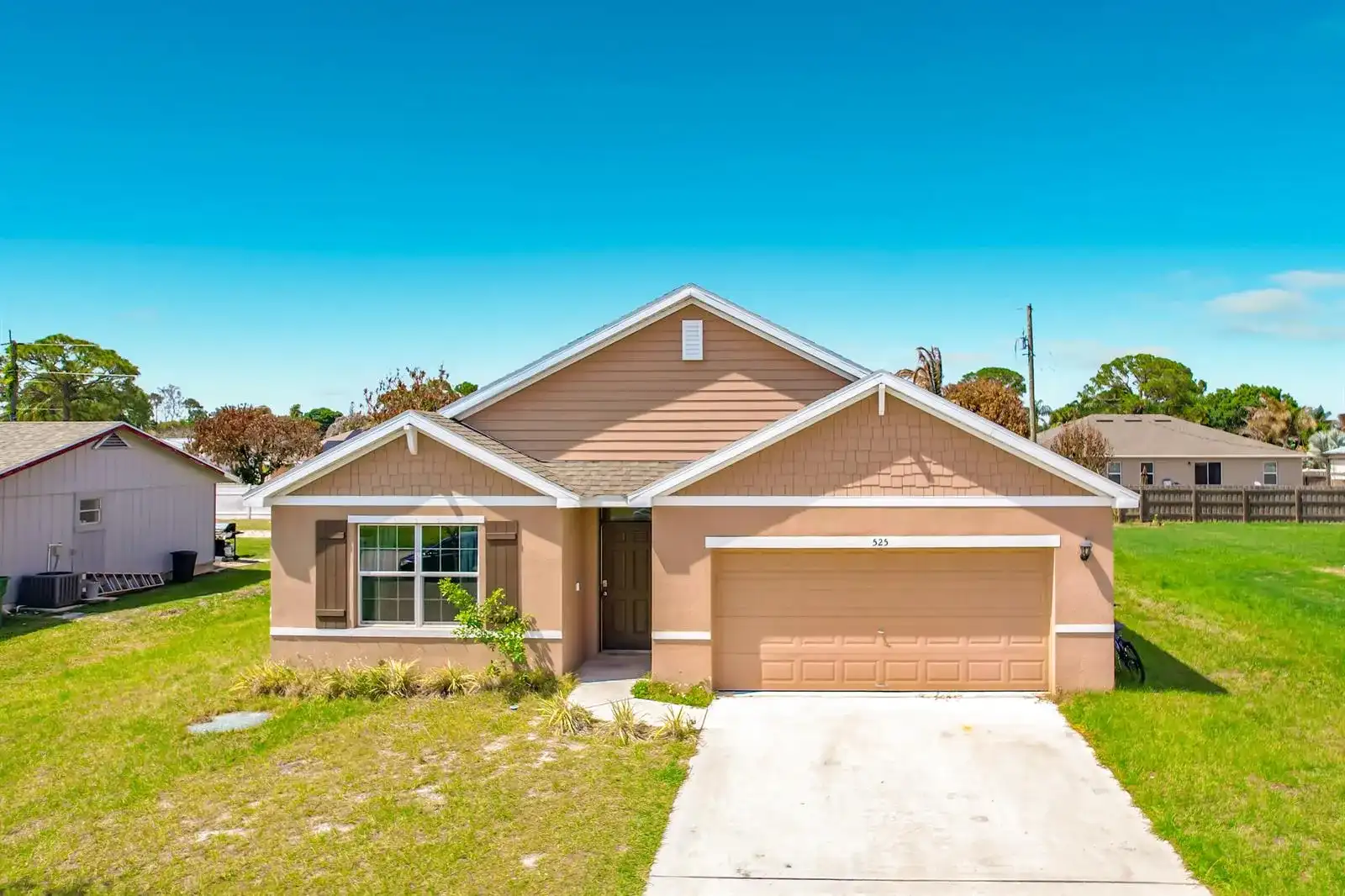 525 SW Twig Avenue, Port St. Lucie FL 34983