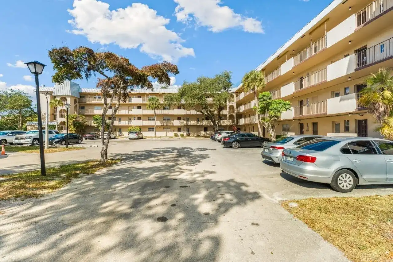 6301 N Falls Cir Drive # 307, Lauderhill FL 33319