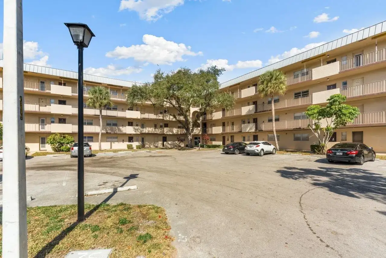 6301 N Falls Cir Drive # 307, Lauderhill FL 33319 photo 2