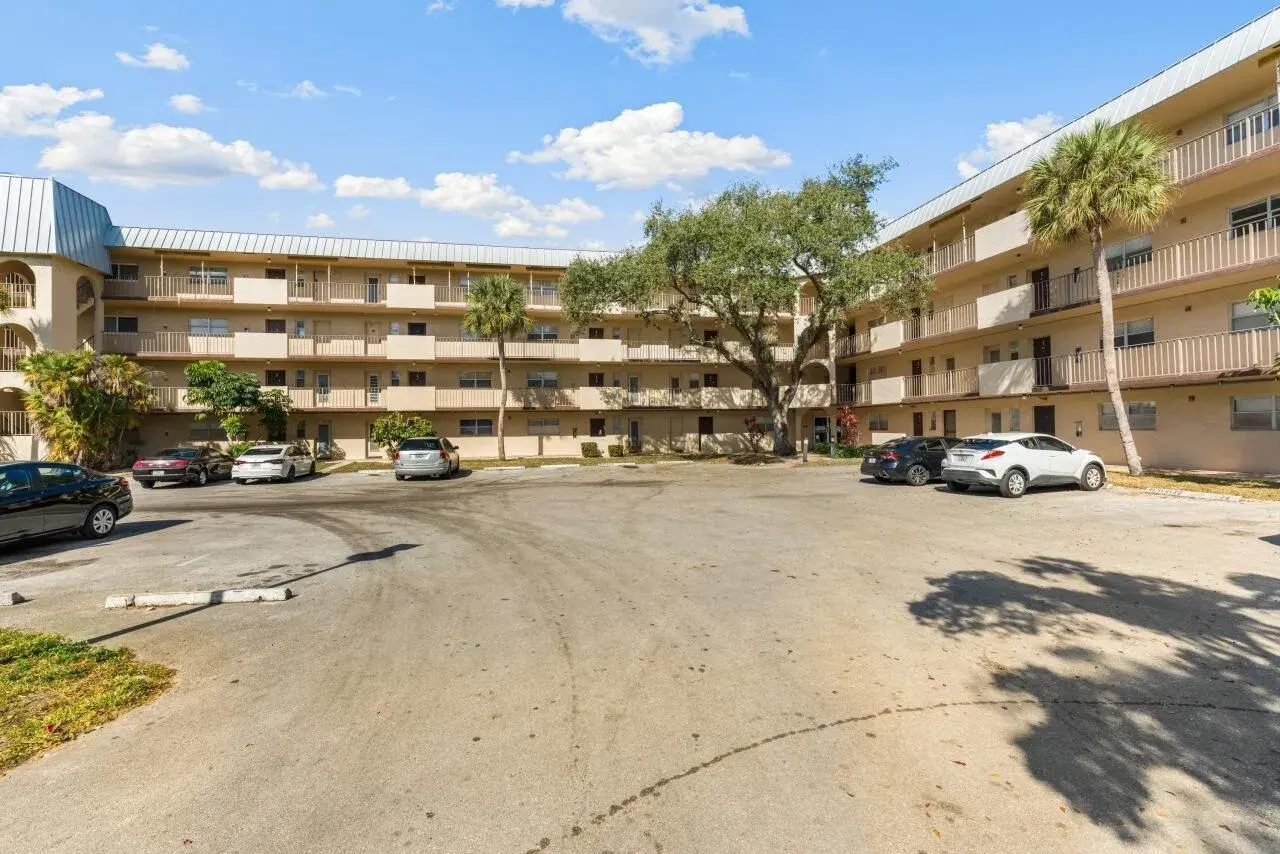 6301 N Falls Cir Drive # 307, Lauderhill FL 33319