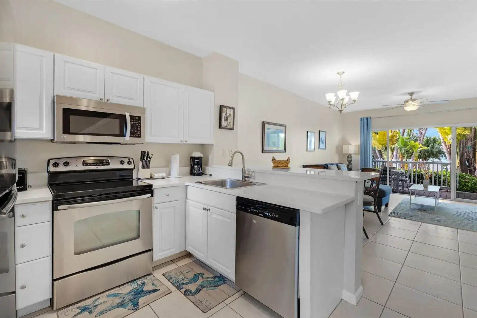5081 Sunset Village Drive, FL 33050 photo 2
