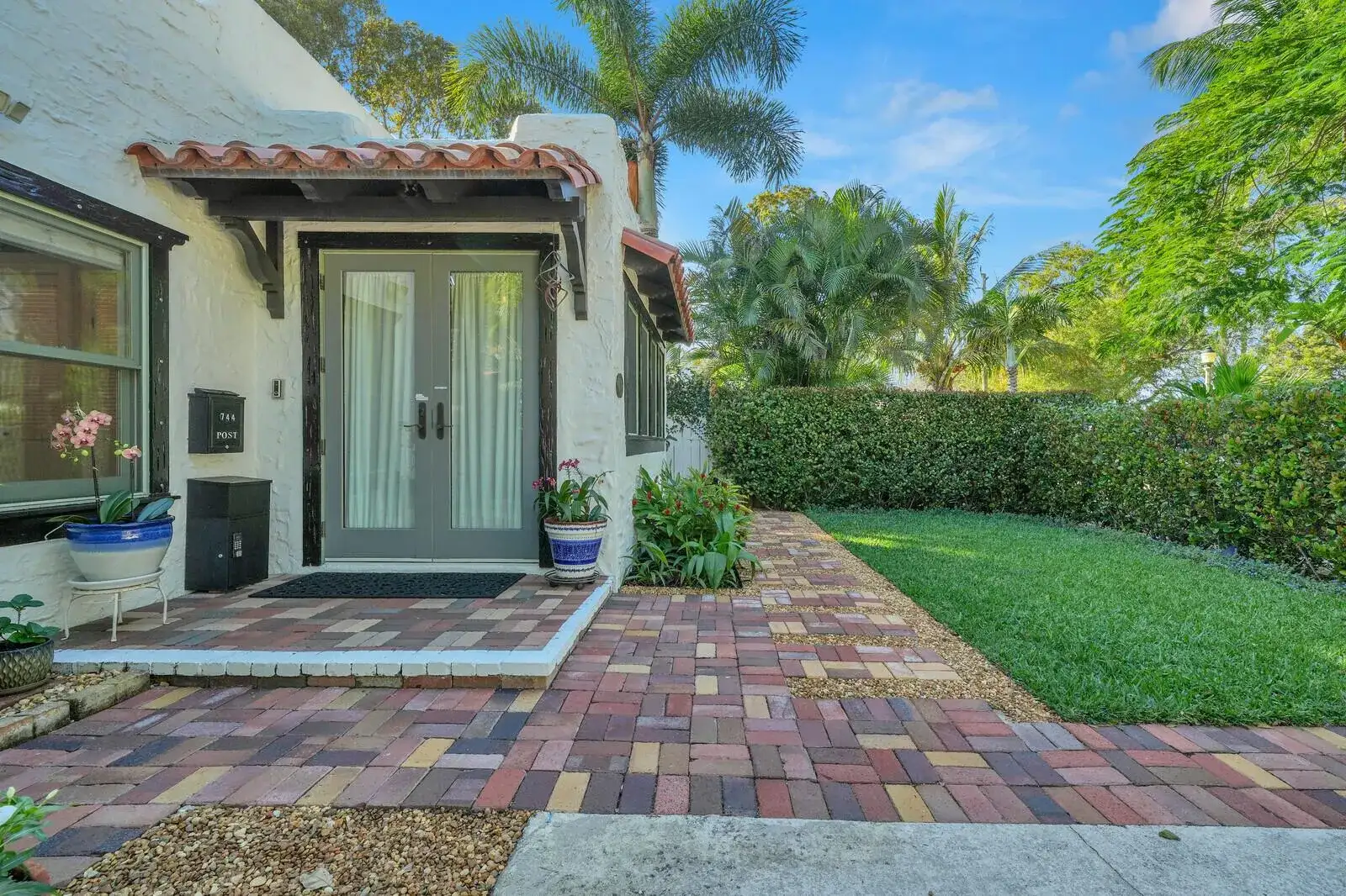 744 Penn Street, West Palm Beach FL 33401 photo 2