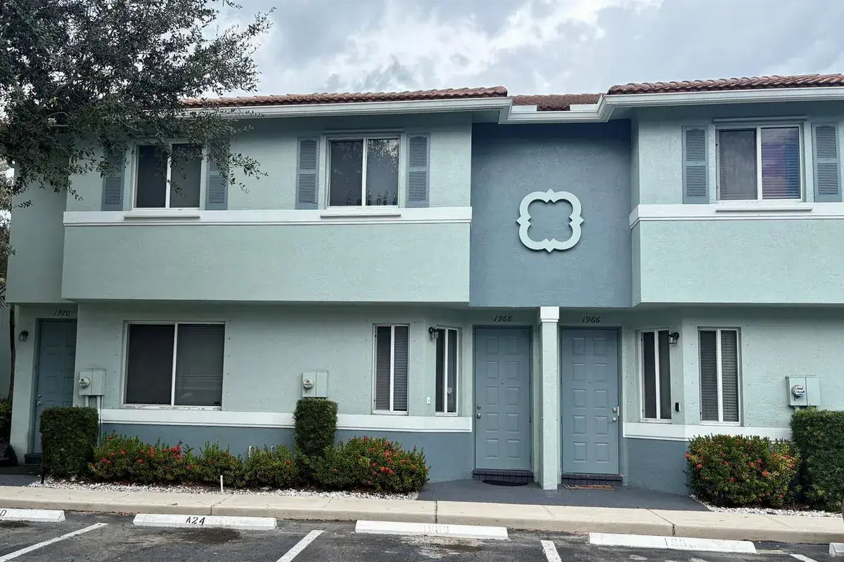 1966 Alamanda Way, Riviera Beach FL 33404